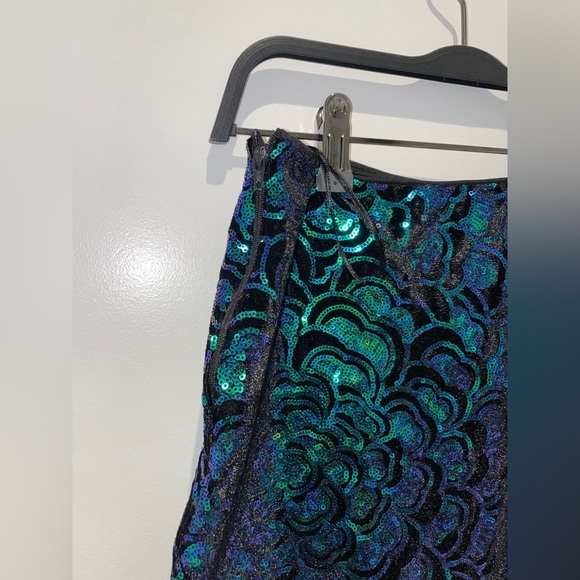 Sequin Mini Skirt - Picture 4 of 5